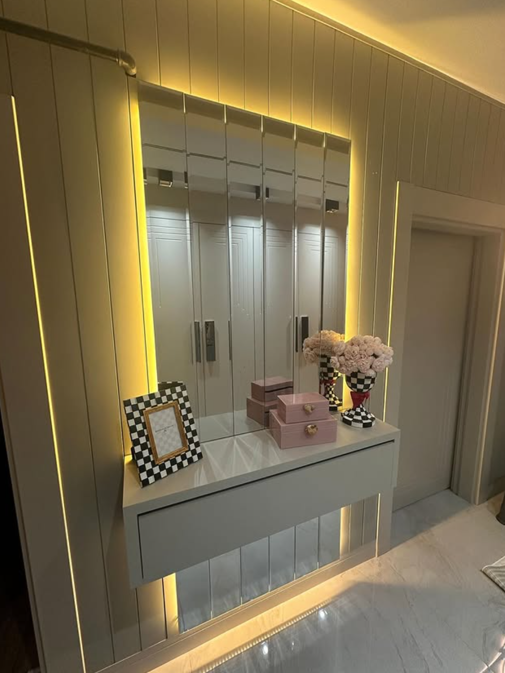 Boydan Geniş Dikdörtgen Ayna